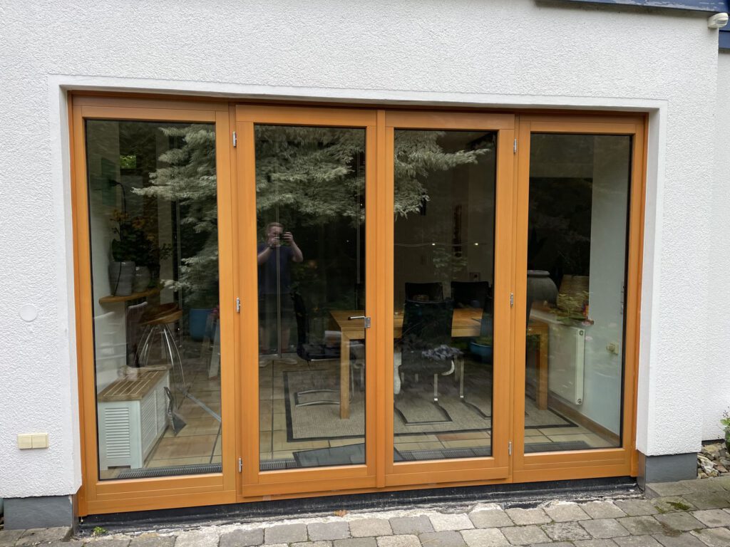 Holz-Terrassentür nach Maß von außen – Fenster und Türen Tischlerei Nicolas Beck Hannover